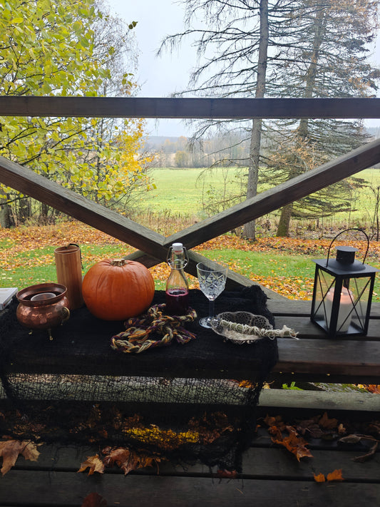 Pakanalliset häät ekoillen --matalan budjetin kättenliittäjäiset.