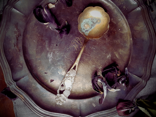 Vanha koristeellinen lusikka